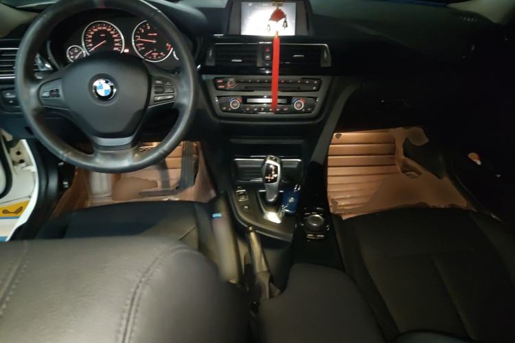 Used BMW 3 Series 2015 320Li Luxury Edition Fashion Model Center Console