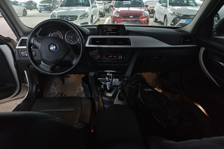 Used BMW 3 Series 2015 320Li Luxury Edition Fashion Model Center Console