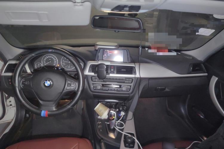 Used BMW 3 Series 2015 320Li Fashion Model Center Console