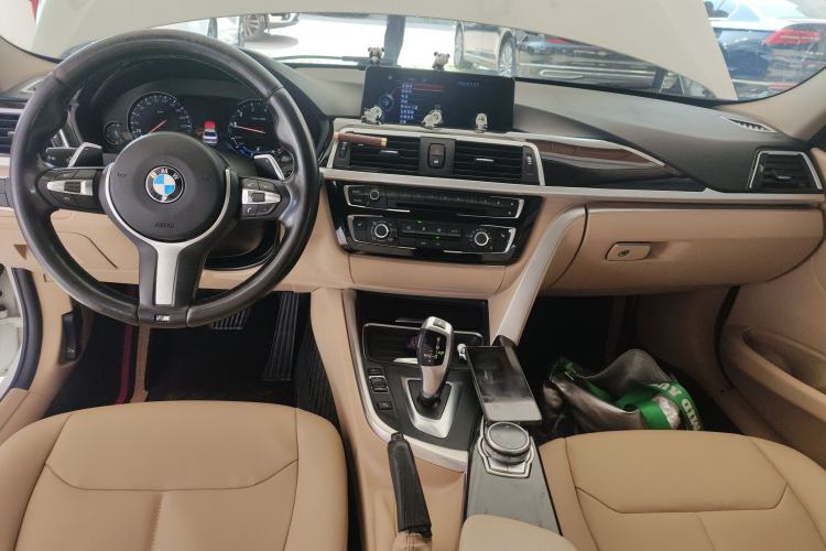 Used BMW 3 Series 2015 316Li Fashion Model Center Console