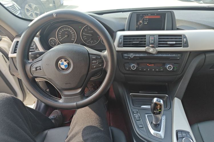 Used BMW 3 Series 2015 320Li Luxury Edition Fashion Model Center Console