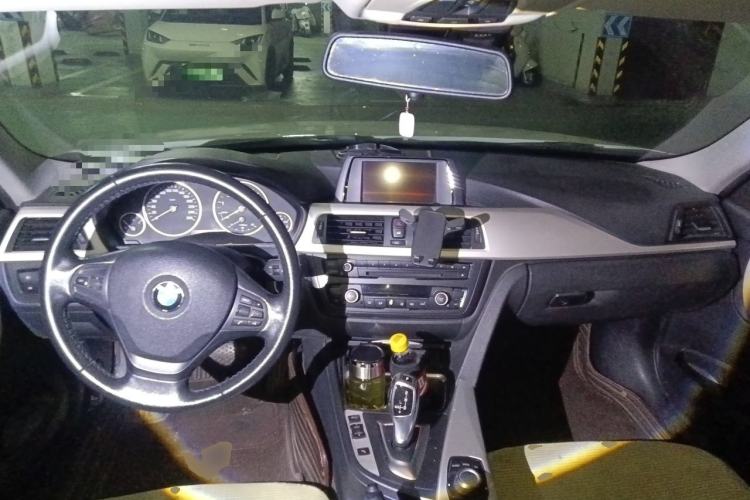 Used BMW 3 Series 2015 320Li Fashion Model Center Console