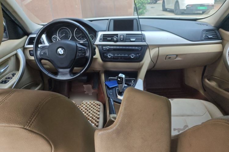 Used BMW 3 Series 2015 316Li Fashion Model Center Console
