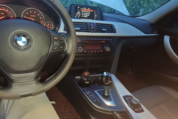 Used BMW 3 Series 2015 320Li Luxury Edition Fashion Model Center Console