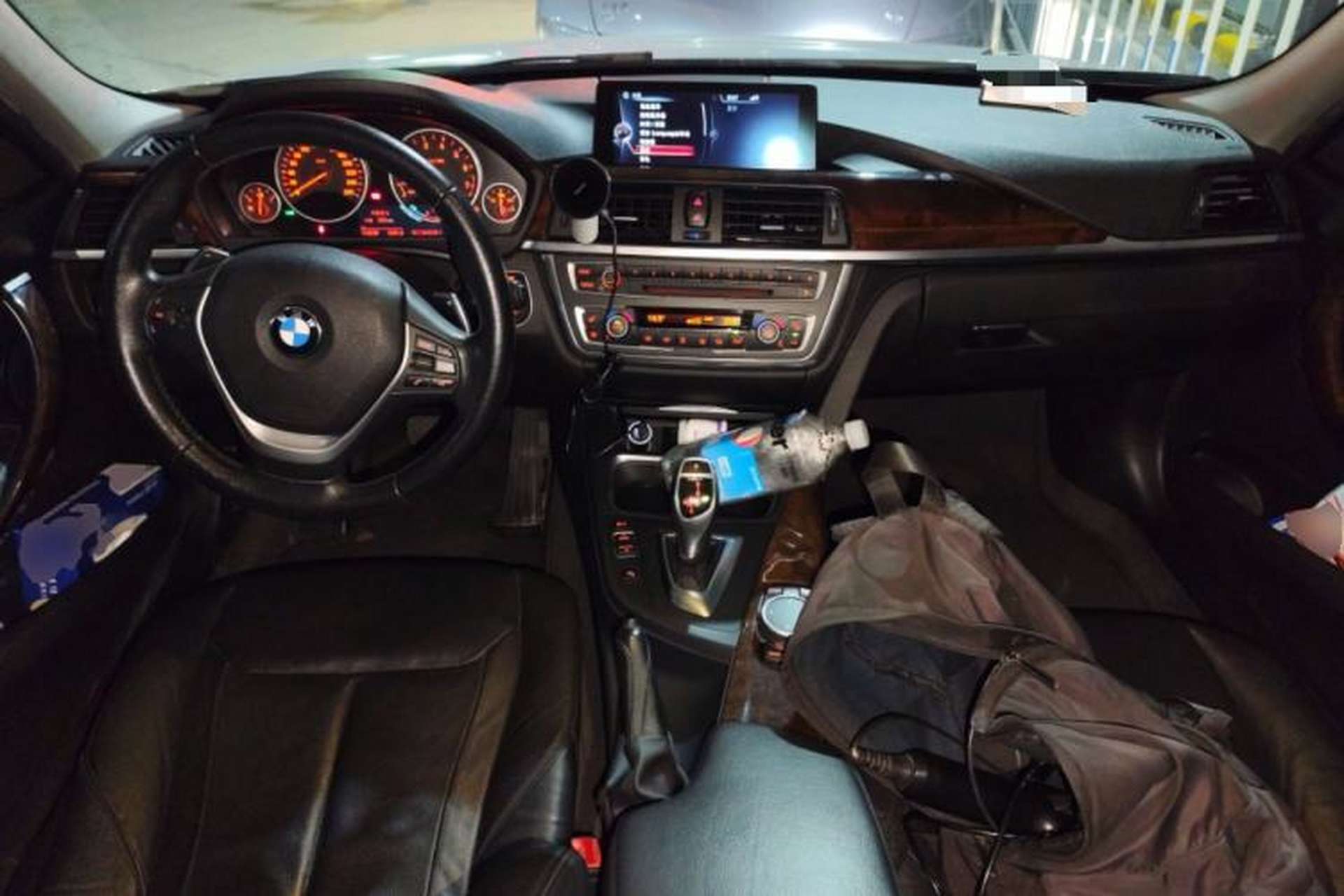 Used BMW 3 Series 2015 320Li Luxury Design Package Center Console
