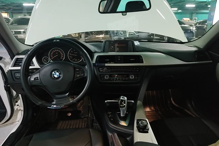 Used BMW 3 Series 2015 320Li Fashion Model Center Console