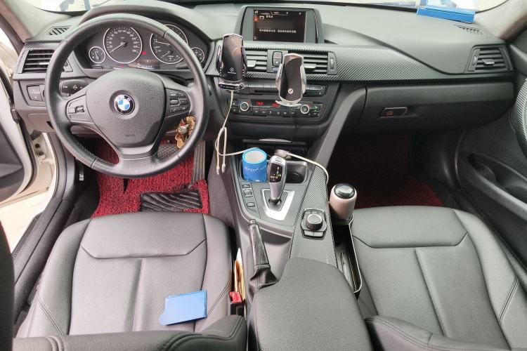 Used BMW 3 Series 2015 320i Fashion Model Center Console