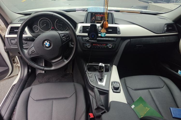 Used BMW 3 Series 2015 320Li Luxury Edition Fashion Model Center Console