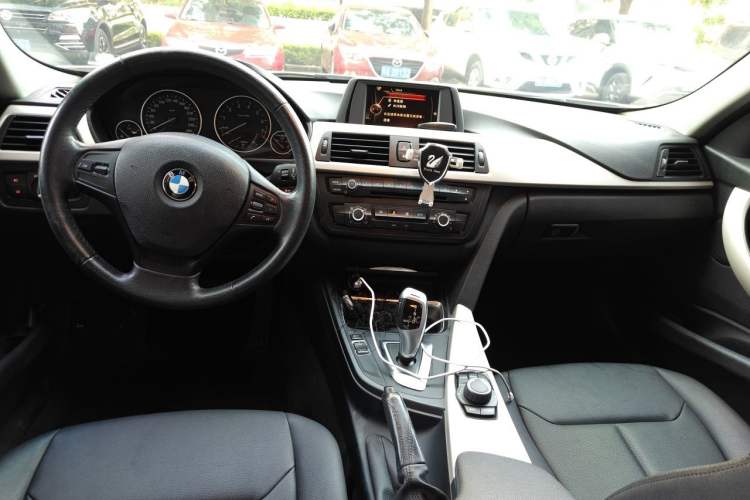 Used BMW 3 Series 2015 316i Active Edition Center Console