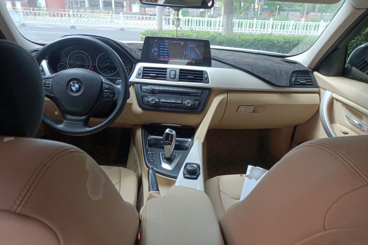 Used BMW 3 Series 2015 316Li Fashion Model Center Console