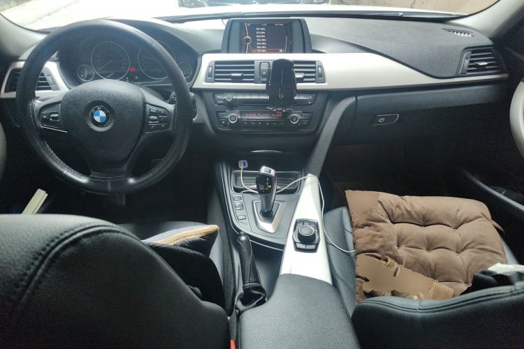 Used BMW 3 Series 2015 320Li Fashion Model Center Console