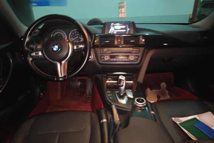 Used BMW 3 Series 2015 320i Luxury Line Stylish Edition Center Console