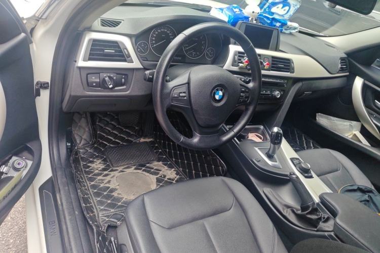 Used BMW 3 Series 2015 316Li Fashion Model Center Console