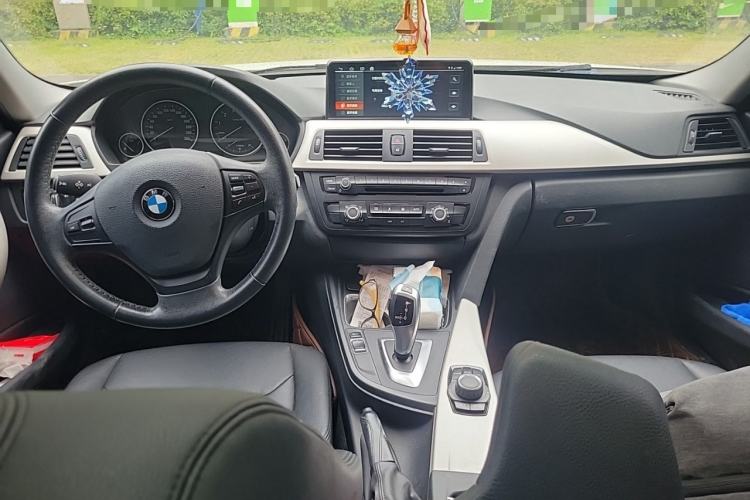 Used BMW 3 Series 2015 316i Active Edition Center Console