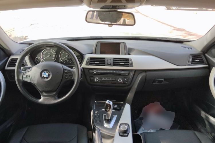 Used BMW 3 Series 2015 316Li Fashion Model Center Console