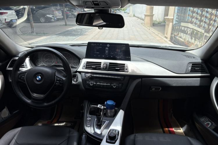 Used BMW 3 Series 2015 316Li Fashion Model Center Console