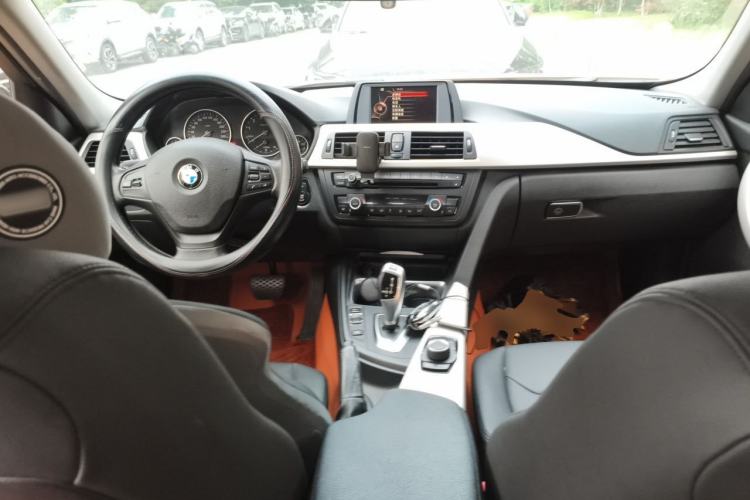 Used BMW 3 Series 2015 320Li Fashion Model Center Console