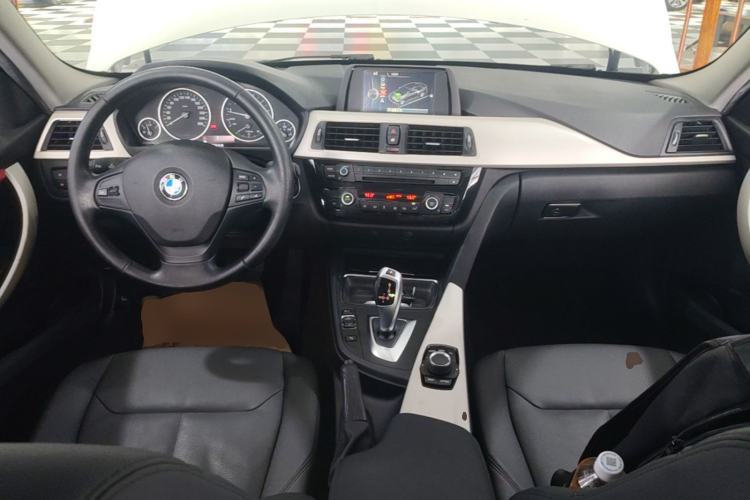 Used BMW 3 Series 2015 320Li Luxury Edition Fashion Model Center Console