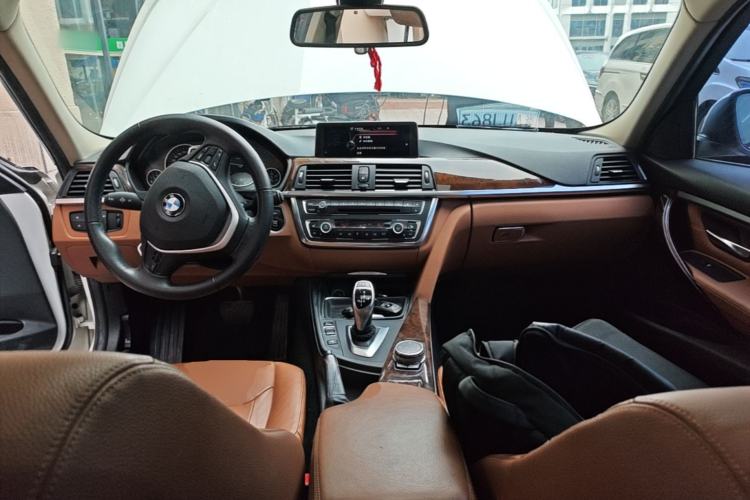 Used BMW 3 Series 2015 320Li Luxury Design Package Premium Edition Center Console