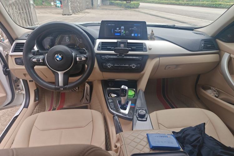Used BMW 3 Series 2015 316Li Fashion Model Center Console