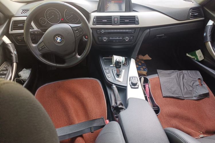 Used BMW 3 Series 2015 316Li Fashion Model Center Console