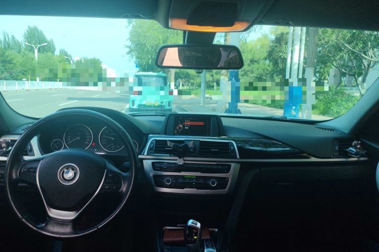 Used BMW 3 Series 2015 316i Active Edition Center Console