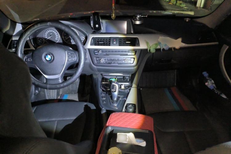 Used BMW 3 Series 2015 316Li Fashion Model Center Console