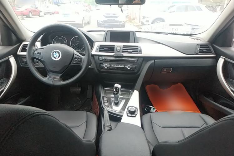 Used BMW 3 Series 2015 316Li Fashion Model Center Console