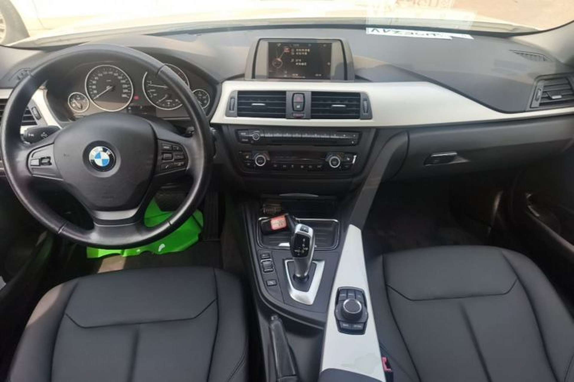 Used BMW 3 Series 2015 320i Luxury Line Stylish Edition Center Console