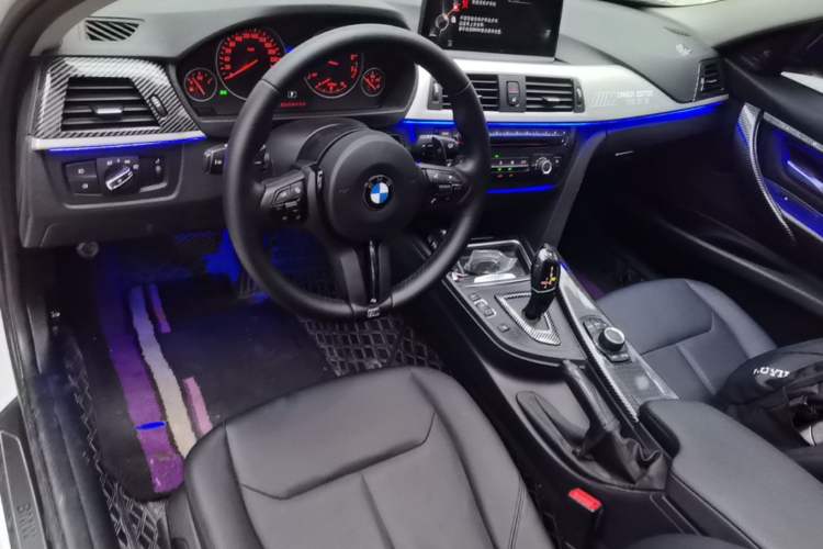 Used BMW 3 Series 2015 316Li Fashion Model Center Console