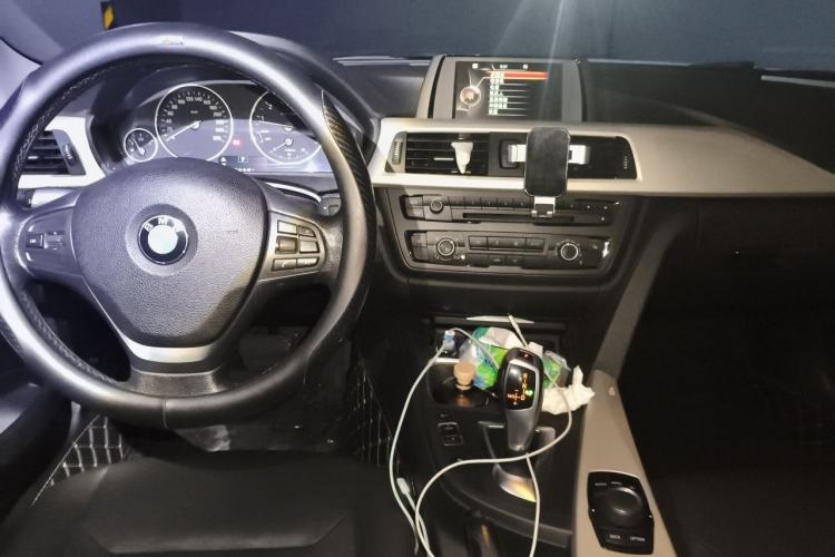 Used BMW 3 Series 2015 316Li Fashion Model Center Console