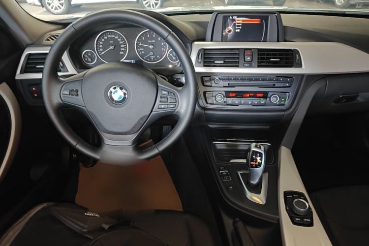 Used BMW 3 Series 2015 320Li Luxury Edition Fashion Model Center Console