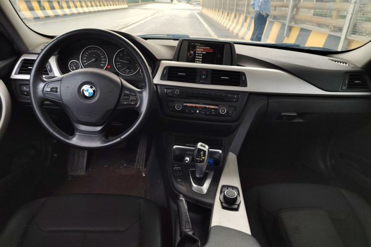 Used BMW 3 Series 2015 320Li Luxury Edition Fashion Model Center Console