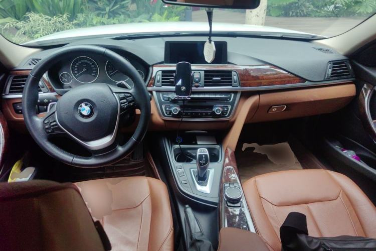 Used BMW 3 Series 2015 320Li Luxury Design Package Premium Edition Center Console
