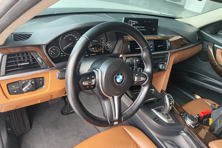 Used BMW 3 Series 2015 320Li Luxury Design Package Premium Edition Center Console