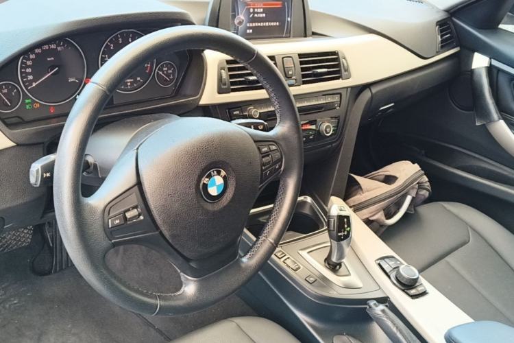 Used BMW 3 Series 2015 320Li Luxury Edition Fashion Model Center Console