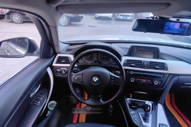 Used BMW 3 Series 2015 320Li Fashion Model Center Console