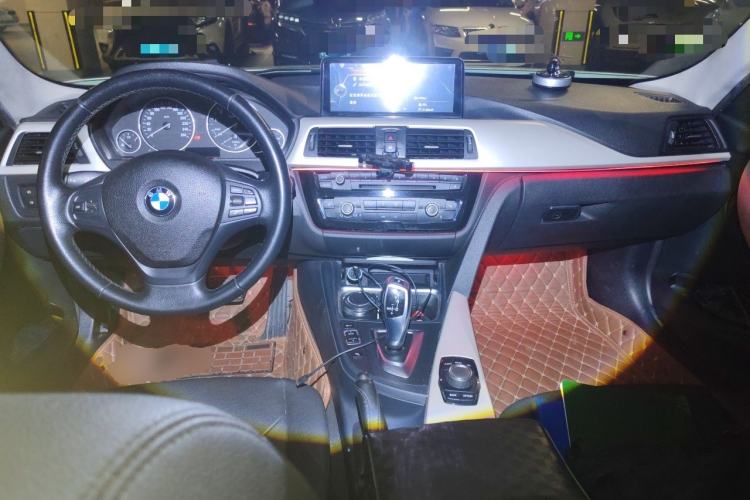 Used BMW 3 Series 2015 316Li Fashion Model Center Console