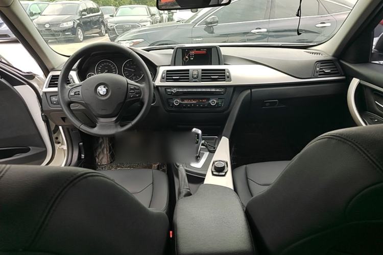 Used BMW 3 Series 2015 320Li Fashion Model Center Console