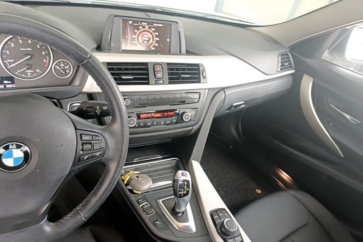 Used BMW 3 Series 2015 320Li Luxury Edition Fashion Model Center Console