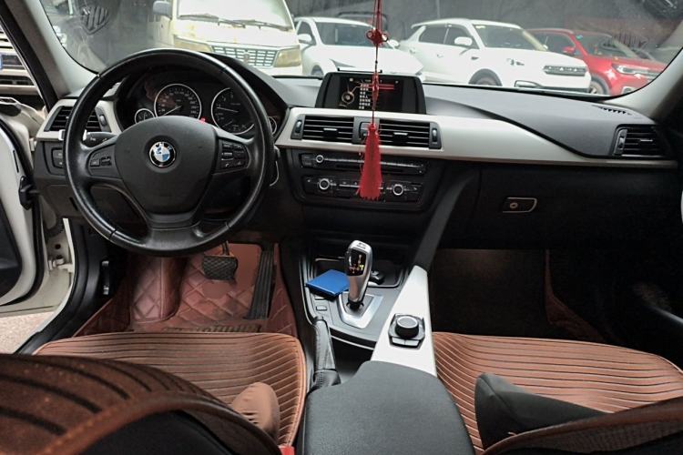 Used BMW 3 Series 2015 316Li Fashion Model Center Console