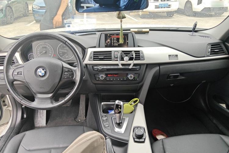 Used BMW 3 Series 2015 320Li Fashion Model Center Console