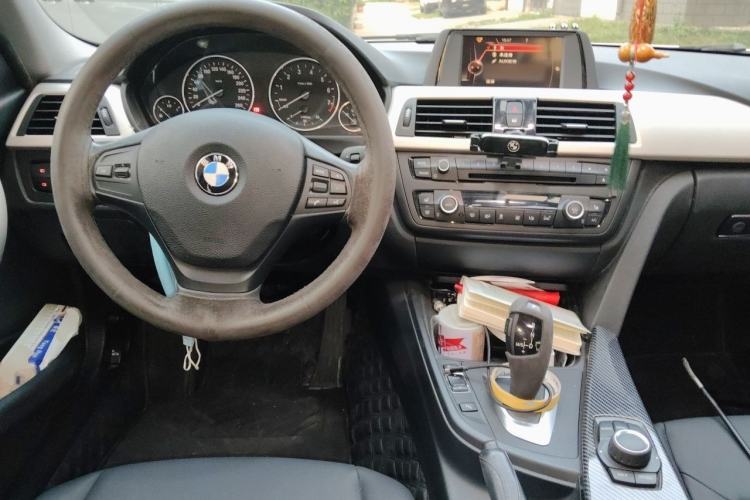 Used BMW 3 Series 2015 320i Fashion Model Center Console