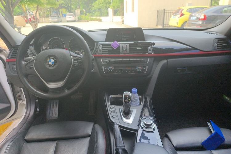 Used BMW 3 Series 2015 320i Sport Design Package Center Console