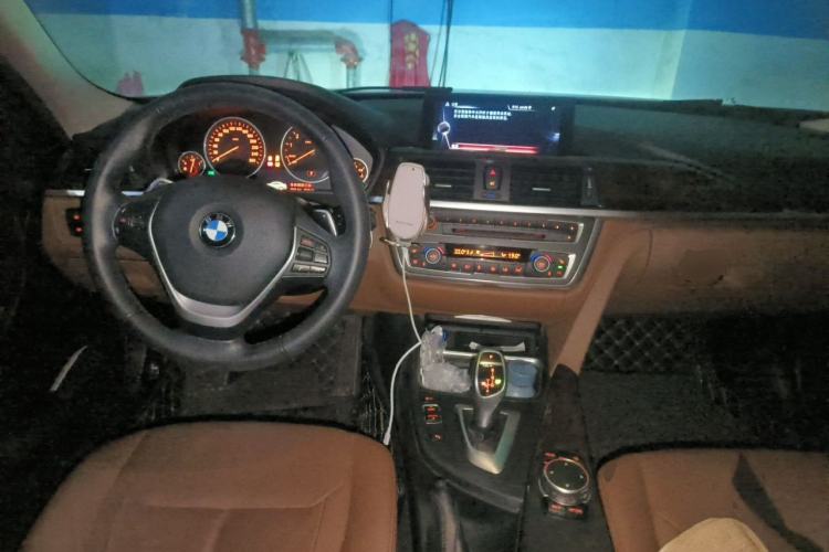 Used BMW 3 Series 2015 320Li Luxury Design Package Center Console