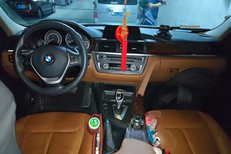 Used BMW 3 Series 2015 320Li Luxury Design Package Center Console