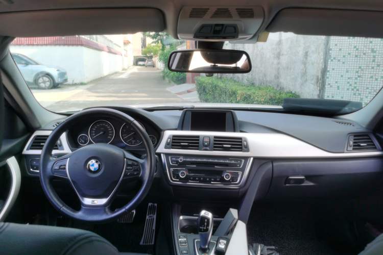 Used BMW 3 Series 2015 320Li Luxury Edition Fashion Model Center Console