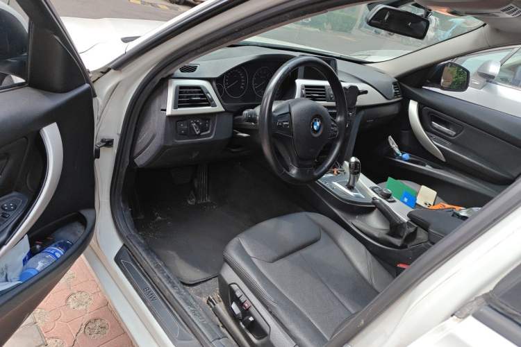 Used BMW 3 Series 2015 316i Active Edition Driver Seat