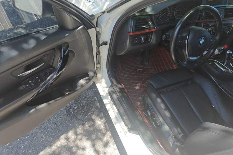 Used BMW 3 Series 2015 316i Sport Design Package Driver Seat
