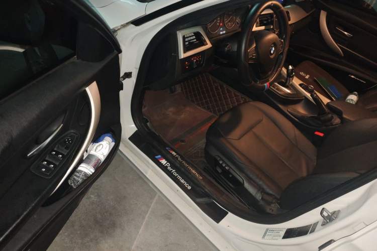 Used BMW 3 Series 2015 316i Active Edition Driver Seat